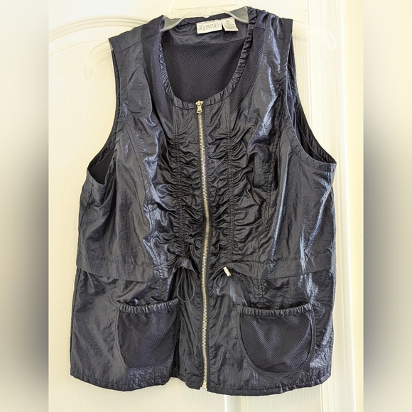 Zenergy by Chico size 2 black rouched front sleeveless vest - Picture 1 of 6
